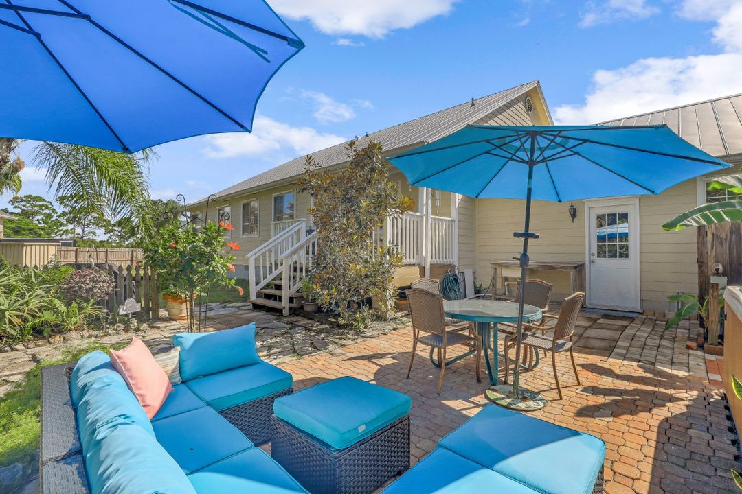 20520 Pine Tree Ln, Estero, FL 33928