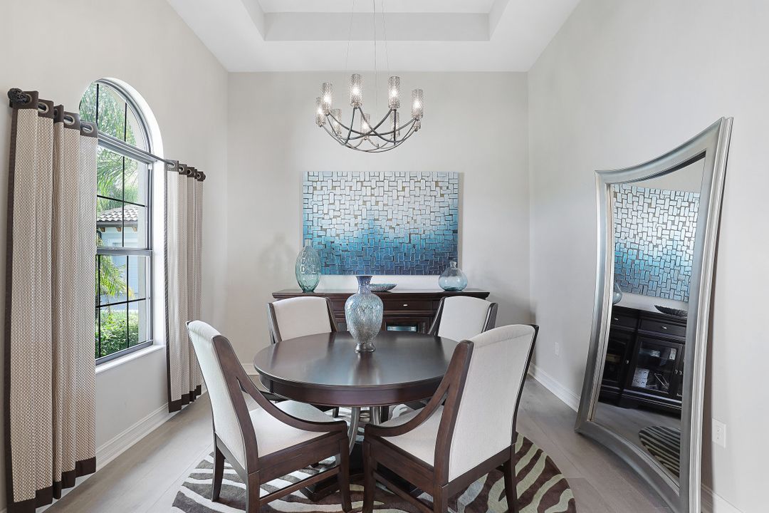 7446 Lantana Cir, Naples, FL 34119