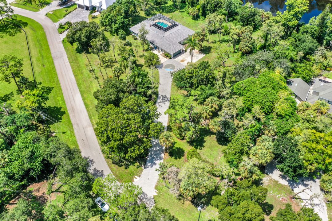 27126 Rue De Paix, Bonita Springs, FL 34135