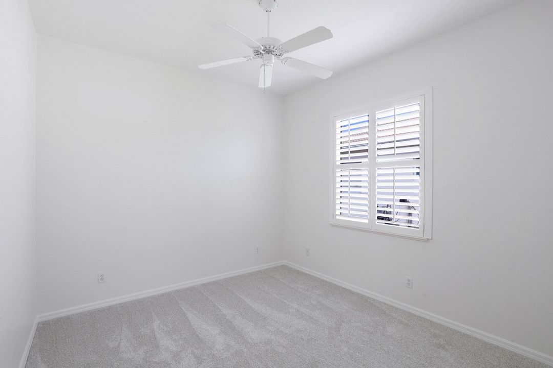 995 Chesapeake Bay Ct, Naples, FL 34120