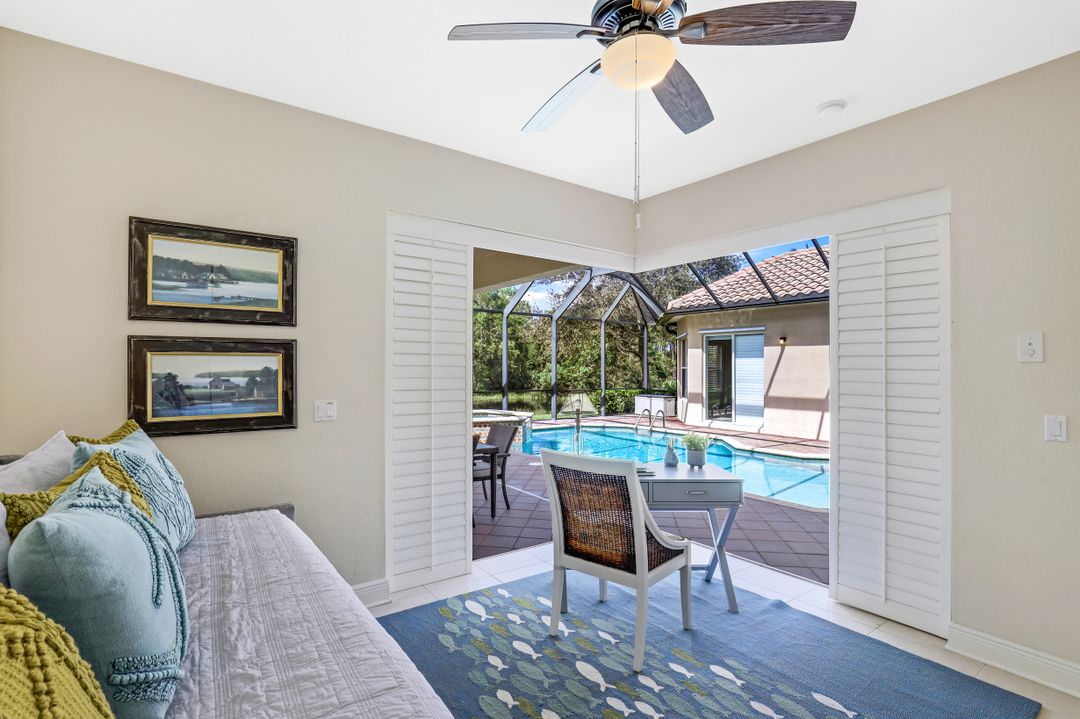 919 Tivoli Ct, Naples, FL 34104