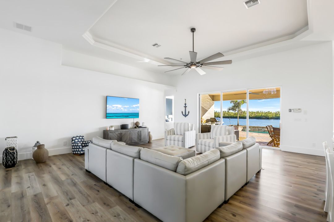 4234 NW 10th St, Cape Coral, FL 33993