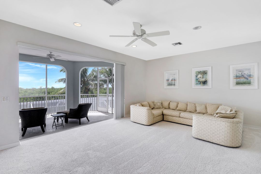 450 Spinnaker Dr, Marco Island, FL 34145