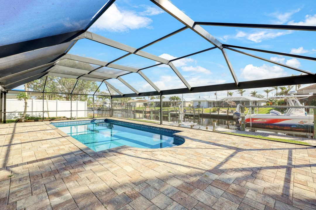 5243 SW 3rd Ave, Cape Coral, FL 33914