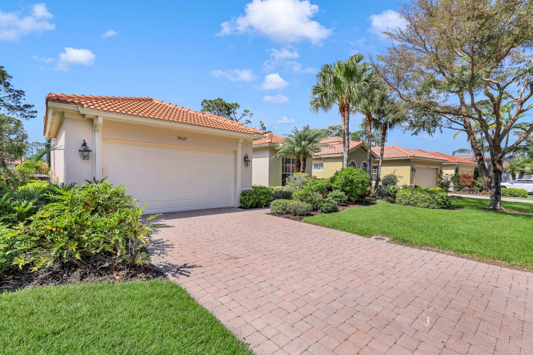 28625 Pienza Ct, Bonita Springs, FL 34135