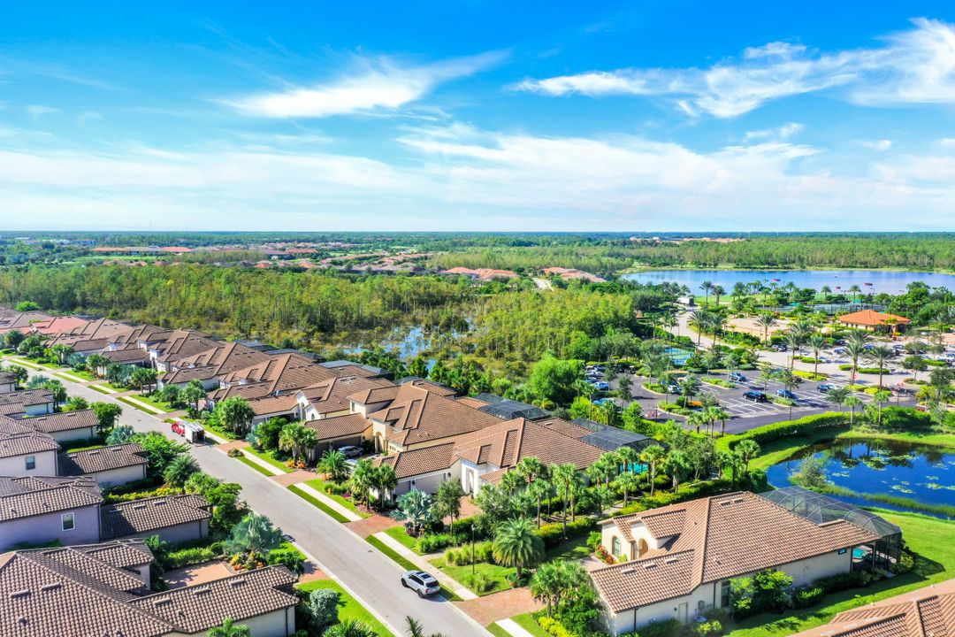 9018 Sorreno Ct, Naples, FL 34119