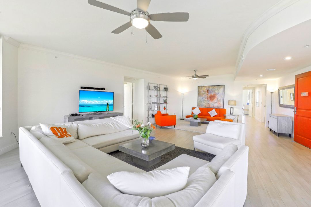 1050 Borghese Ln #804, Naples, FL 34114