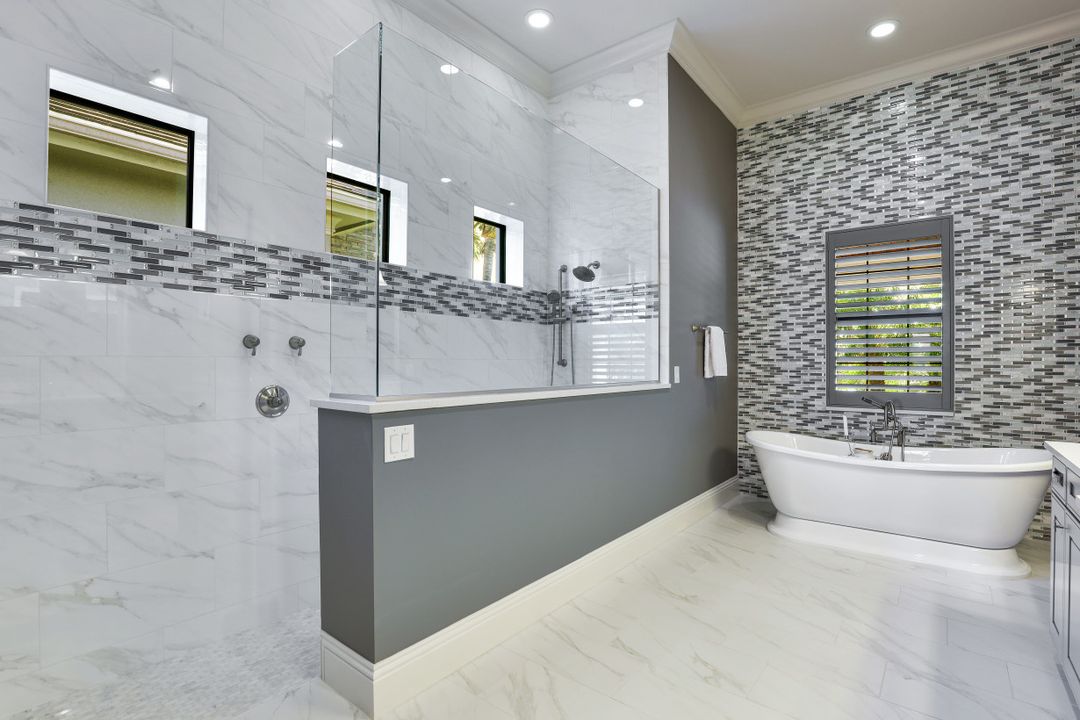 9067 Breakwater Dr, Naples, FL 34120