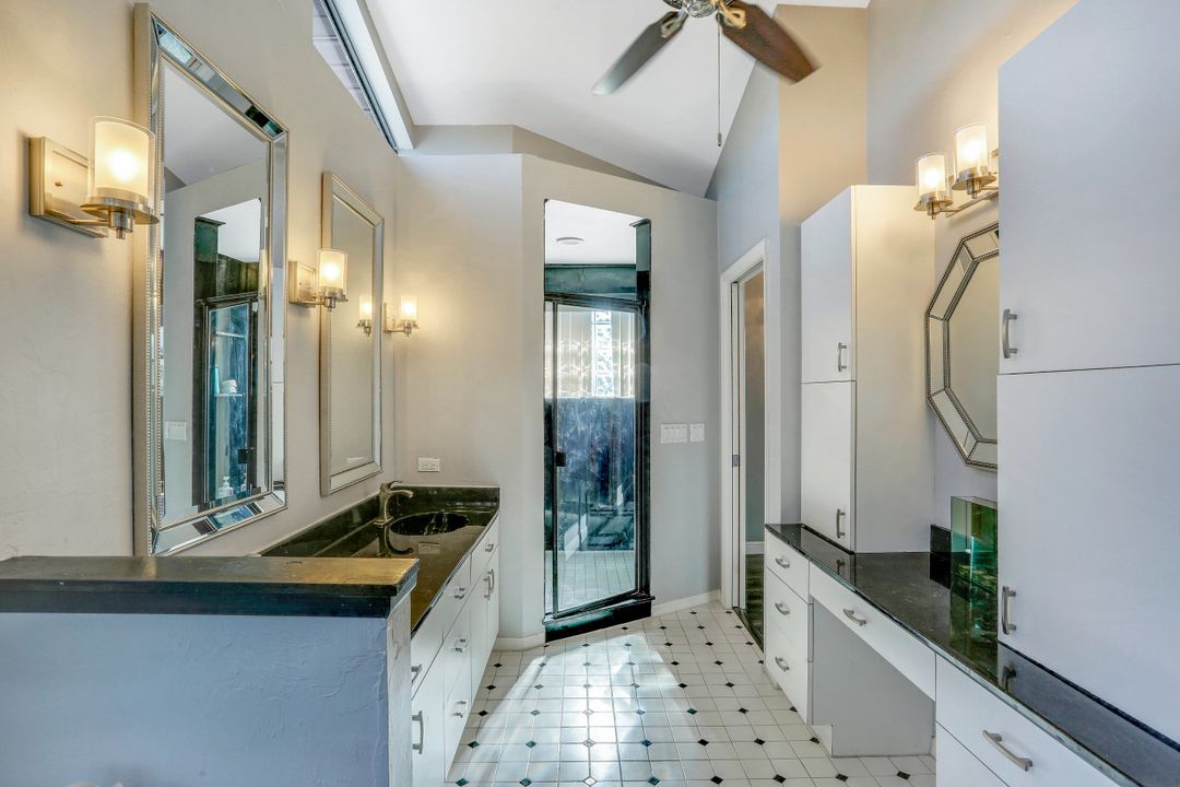 5811 SW 1st Pl, Cape Coral, FL 33914