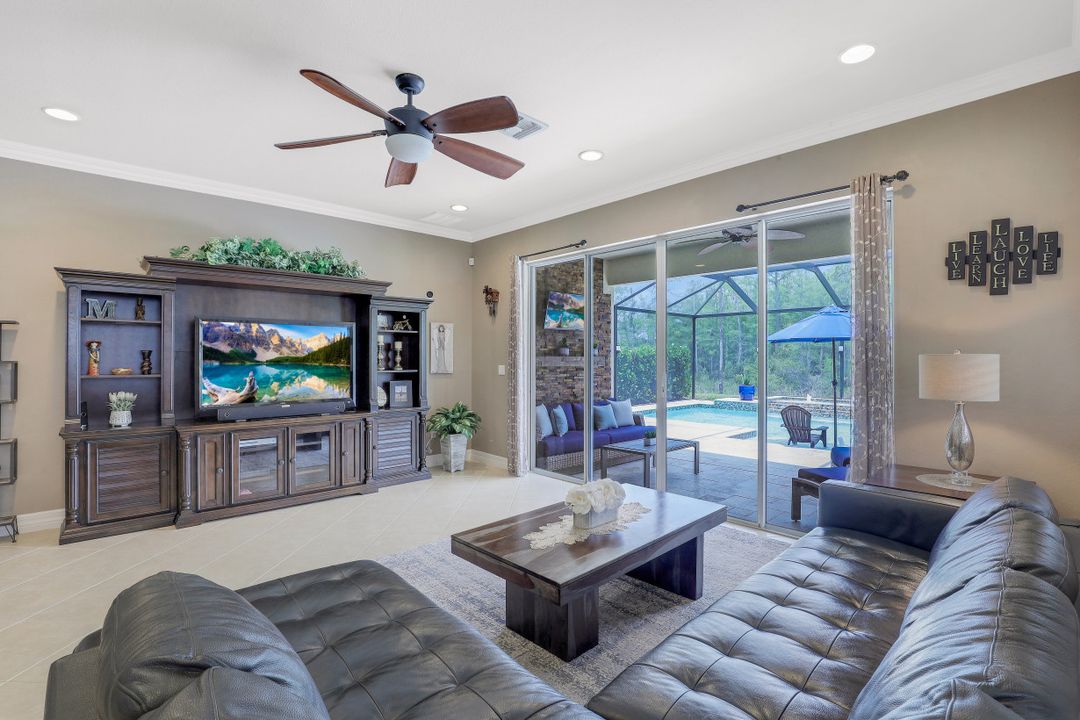 10157 Silver Maple Ct, Fort Myers, FL 33913