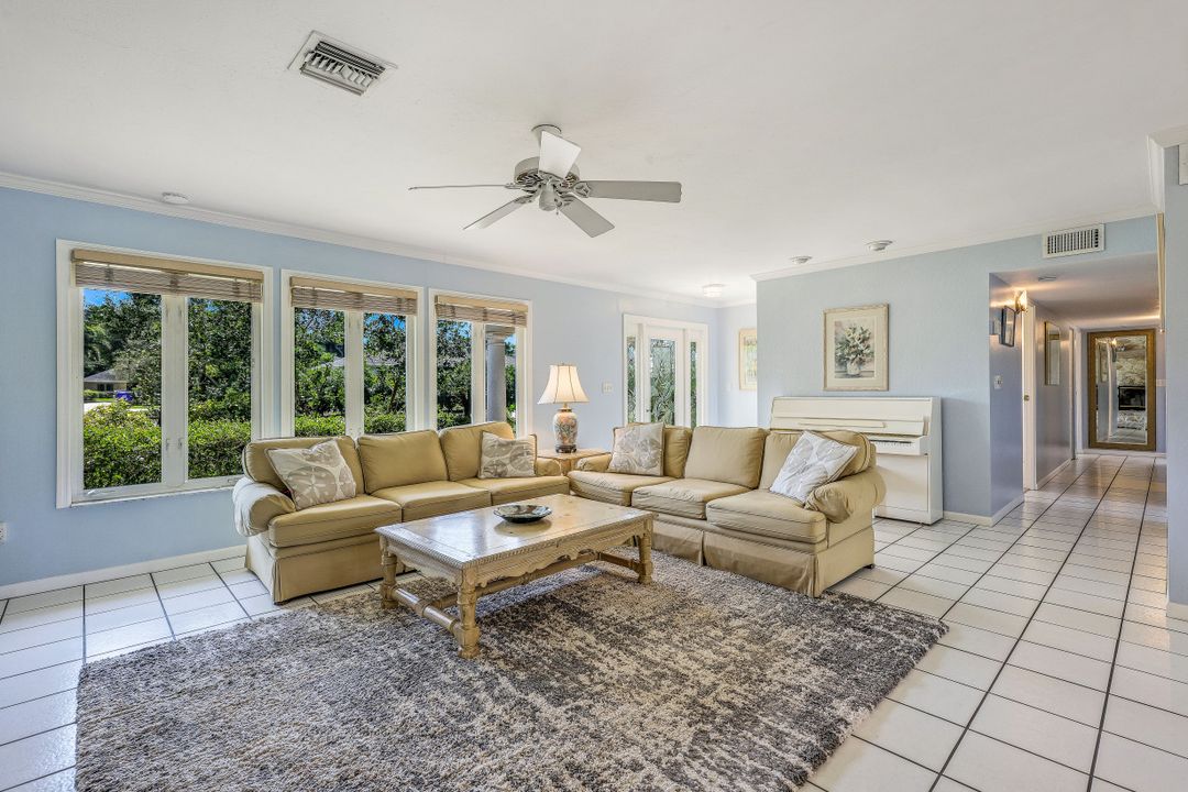 1135 26th Ave N, Naples, FL 34103