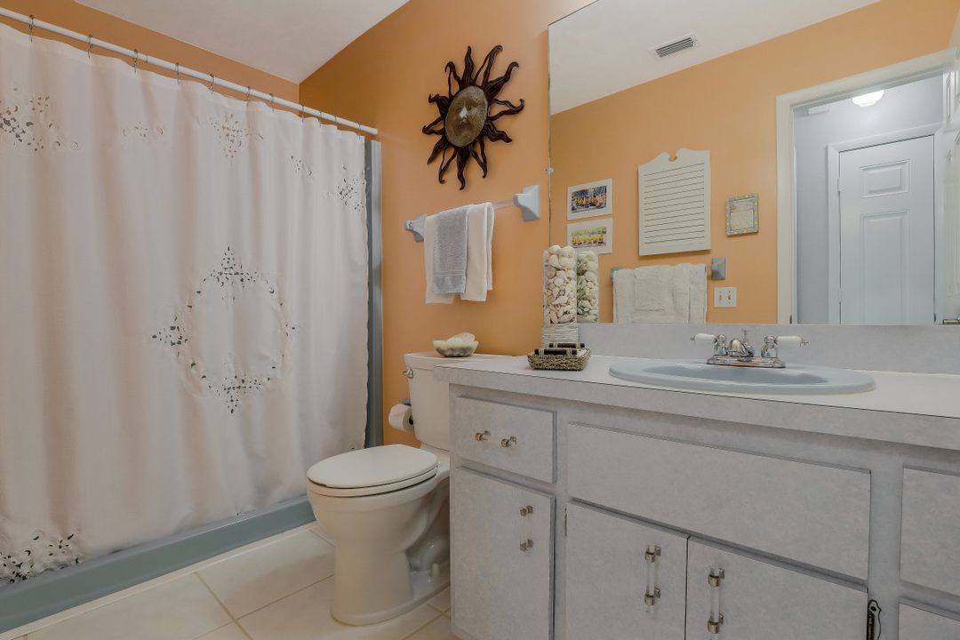 562 100th Ave N, Naples, FL 34108