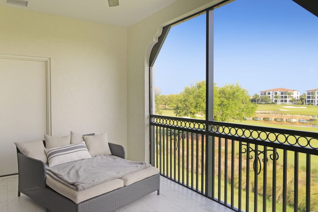 16379 Viansa Way, Naples, FL 34110