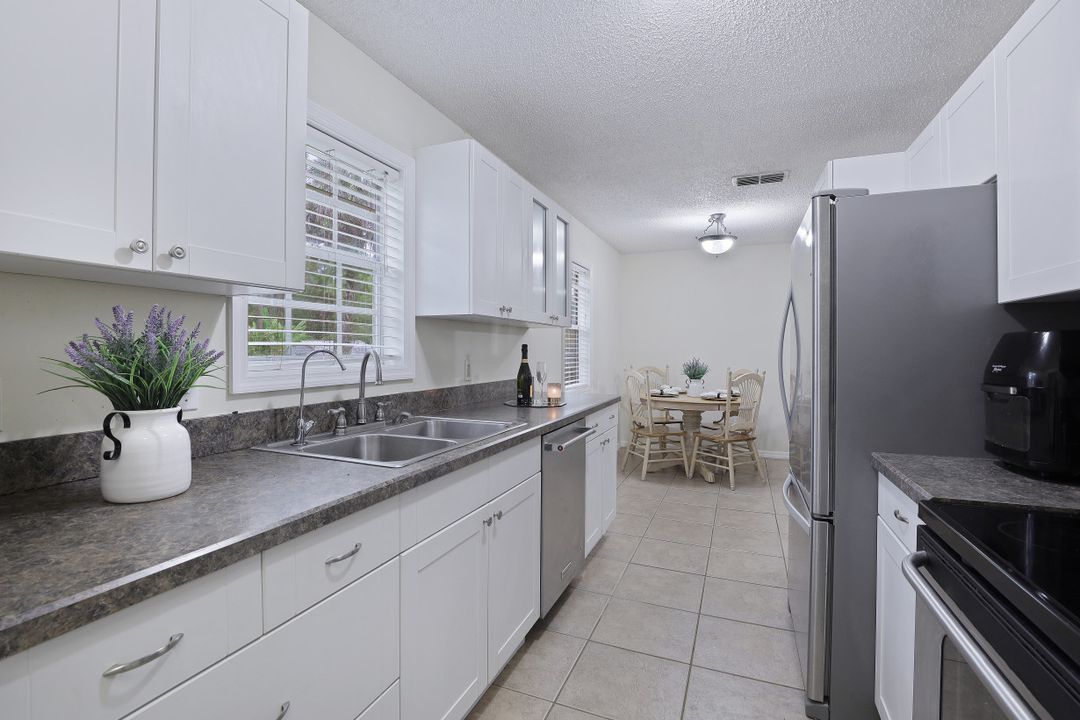 3611 8th Ave SE, Naples, FL 34117