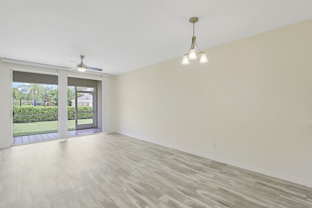 328 Bradstrom Cir, #E-101 Naples, FL 34113