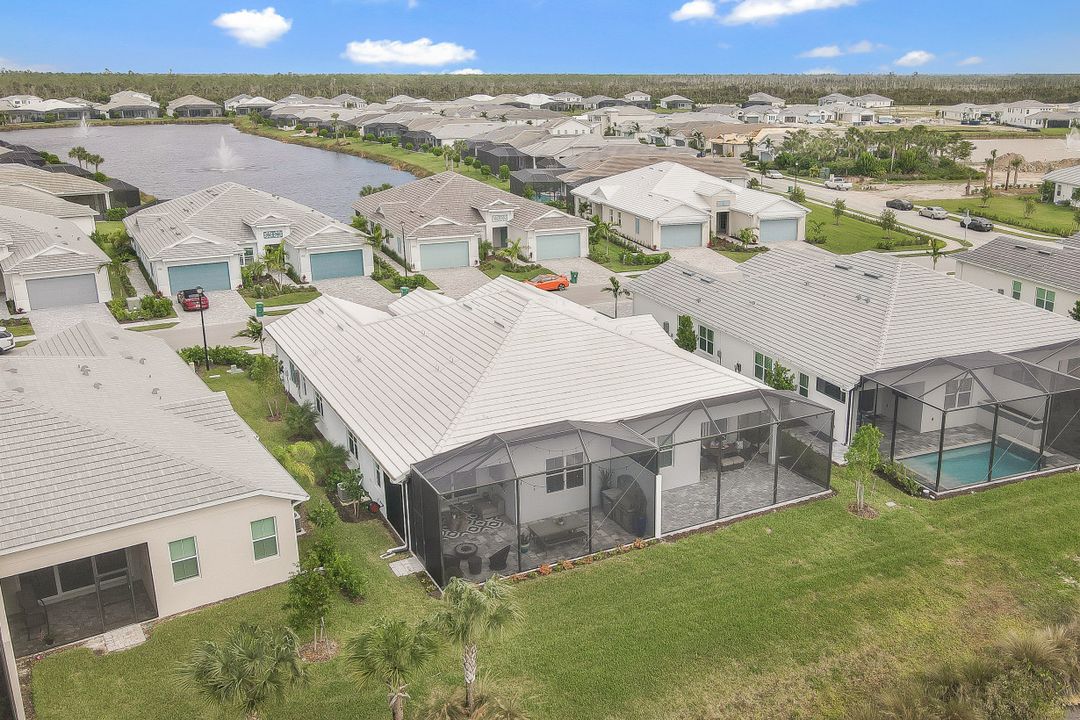 8967 St Lucia Dr, Naples, FL 34114