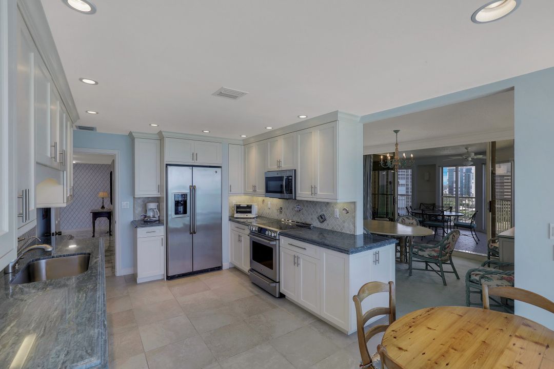 4051 Gulf Shore Blvd N #1204, Naples, FL 34103