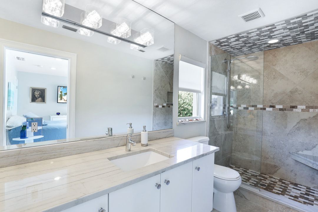 565 98th Ave N, Naples, FL 34108