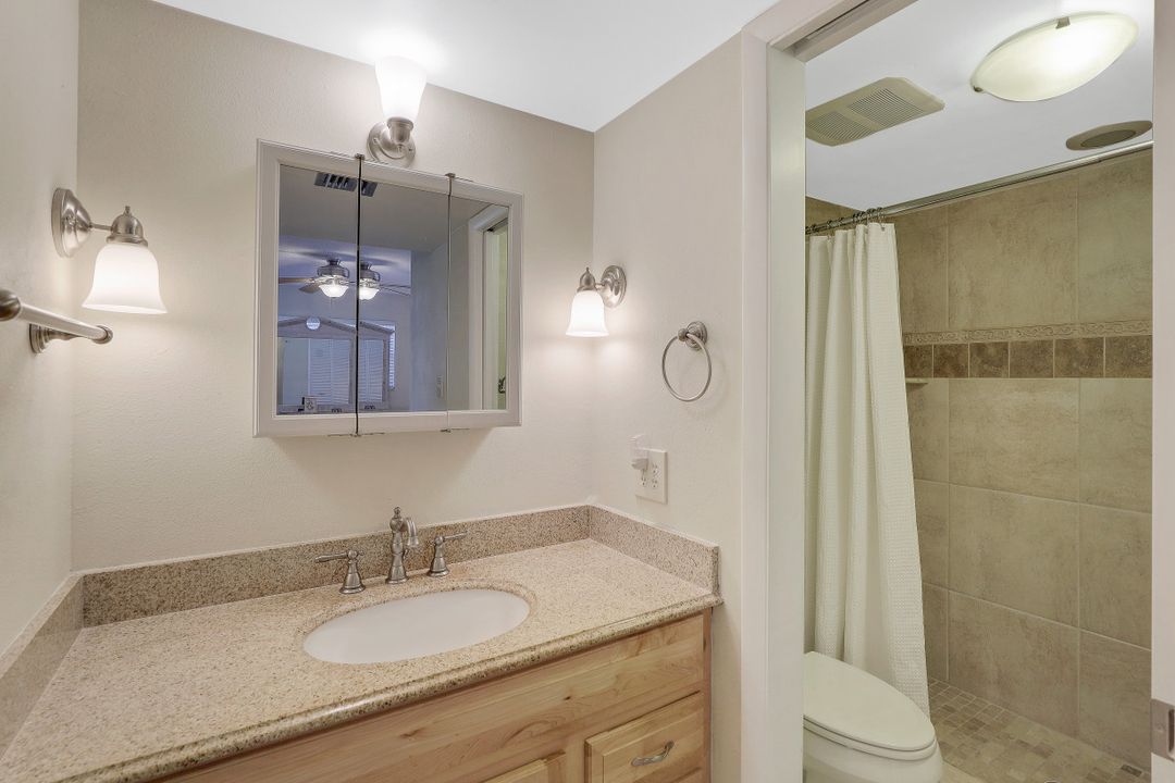 300 Valley Stream Dr #6A, Naples, FL 34113