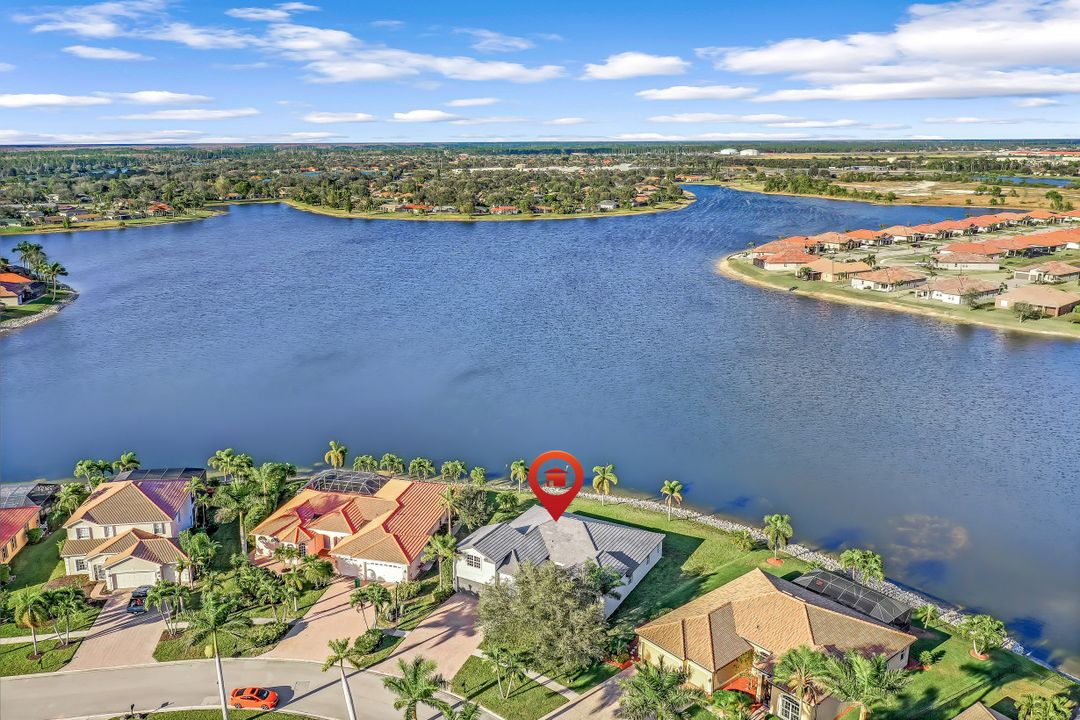 2198 Grove Dr, Naples, FL 34120