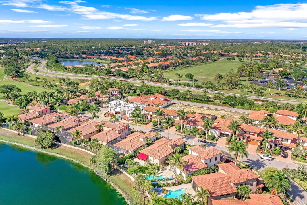 7919 Cordoba Pl, Naples, FL 34113