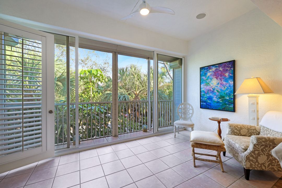 790 Bentwater Cir #203, Naples, FL 34108