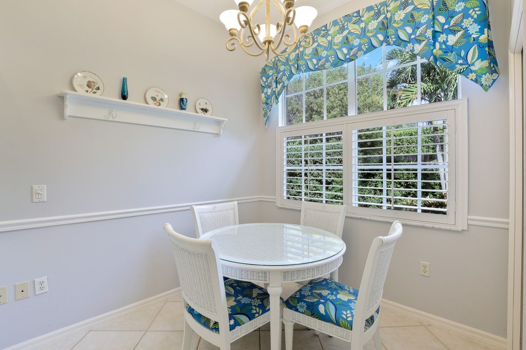 12756 Fox Ridge Dr, Bonita Springs, FL 34135