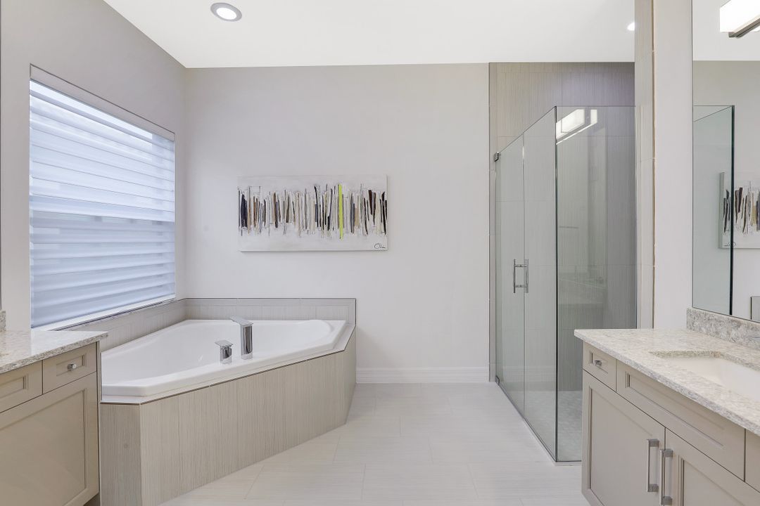 2998 Cinnamon Bay Cir, Naples, FL 34119