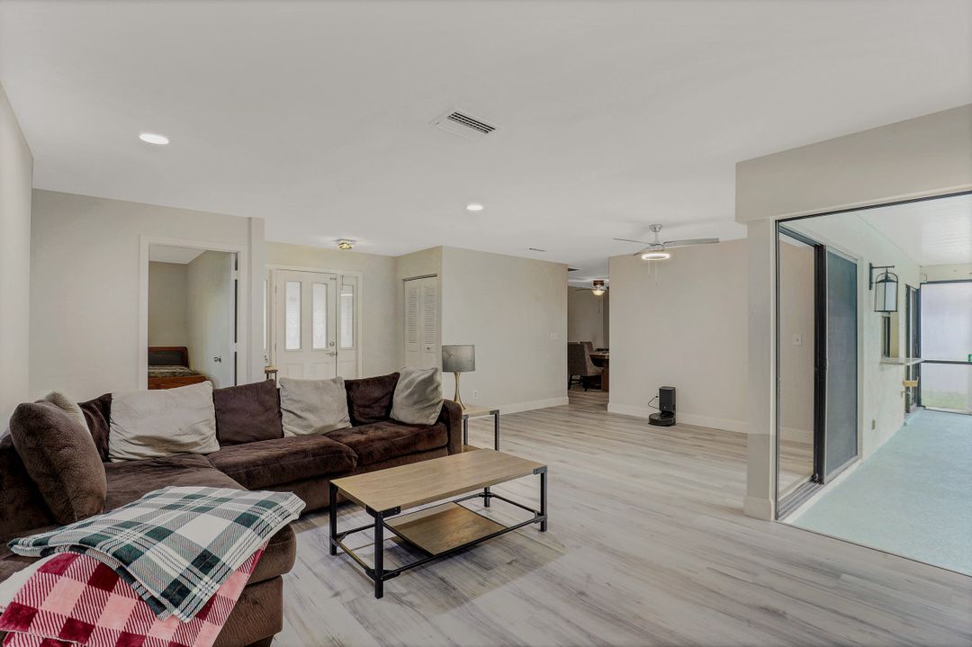 4004 SE 1st Ct, Cape Coral, FL 33904