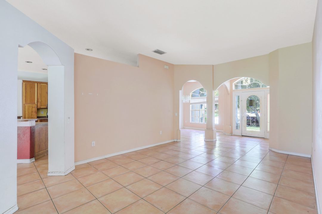 9204 Grand Palm Ct, Riverview, FL 33578