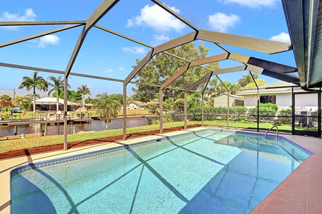 1121 SE 21st St, Cape Coral, FL 33990