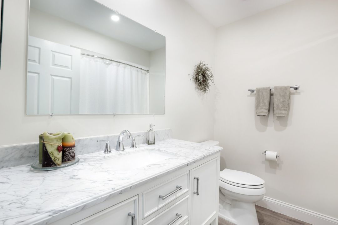 2436 Orchid Bay Dr #202, Naples, FL 34109