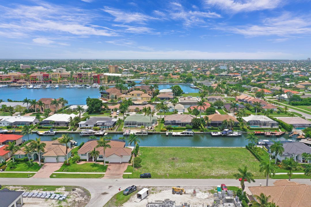 625 Crescent St, Marco Island, FL 34145