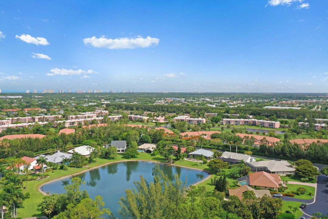 1380 Bald Eagle Dr, Naples, FL 34105