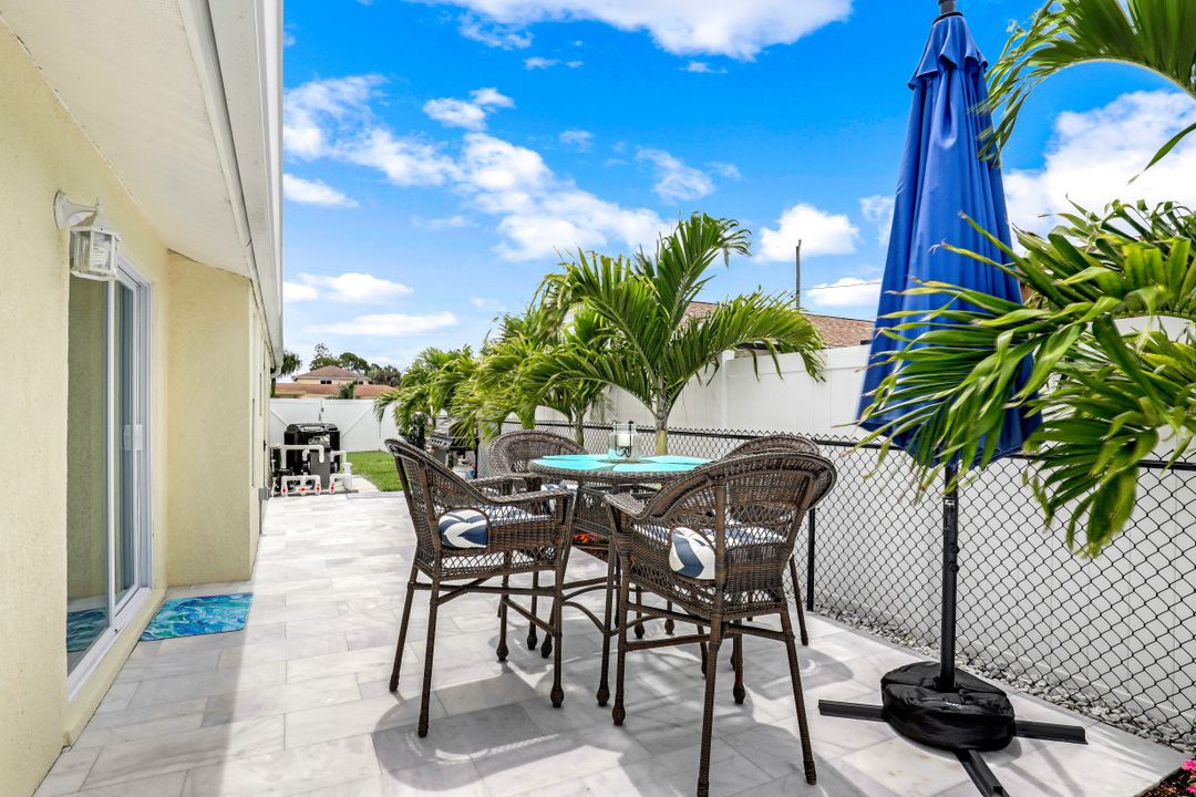 698 105th Ave N, Naples, FL 34108