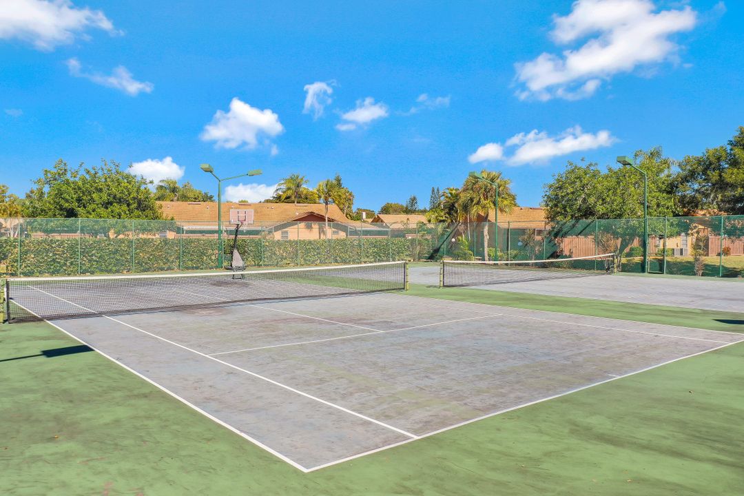 6474 Royal Woods Dr, Fort Myers, FL 33908