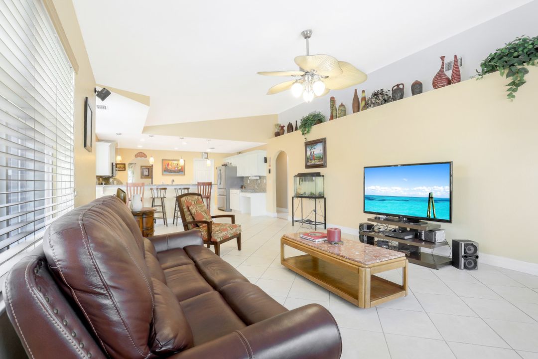 415 SE 17th St, Cape Coral, FL 33990