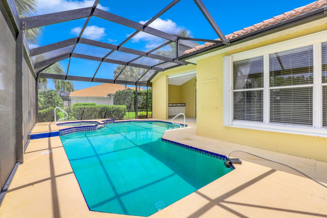 9224 Spring Run Blvd, Bonita Springs, FL 34135