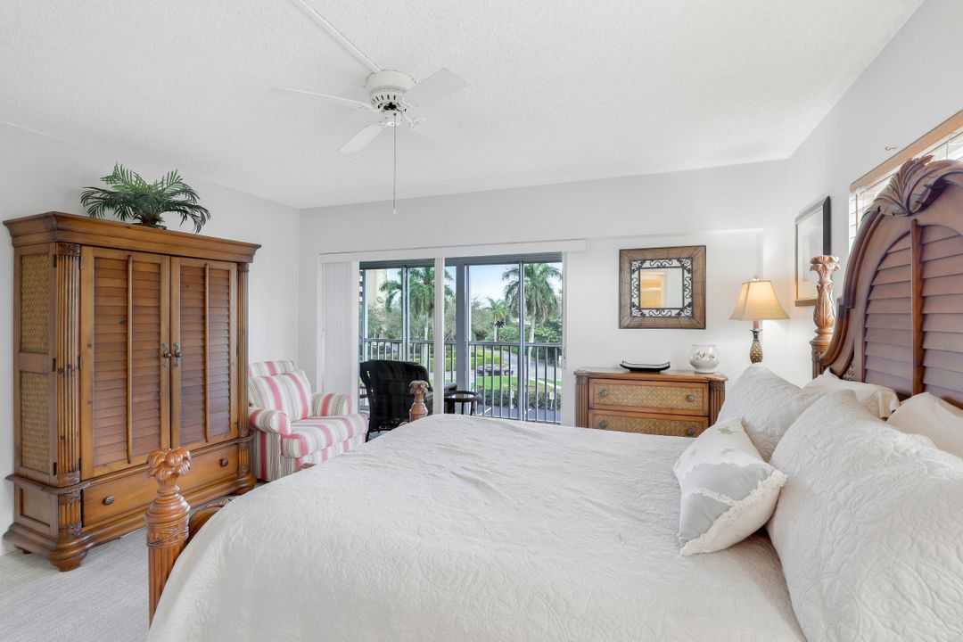 1 Bluebill Ave #306, Naples, FL 34108