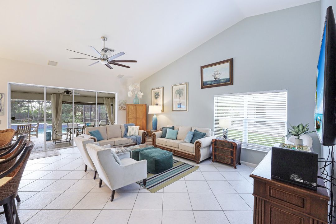 6485 Autumn Woods Blvd, Naples, FL 34109