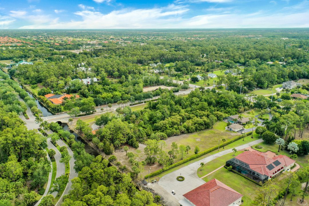 1941 Oakes Blvd, Naples, FL 34119