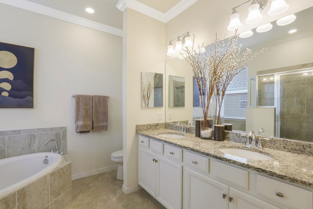 2026 Tamarron Ln, Naples, FL 34120