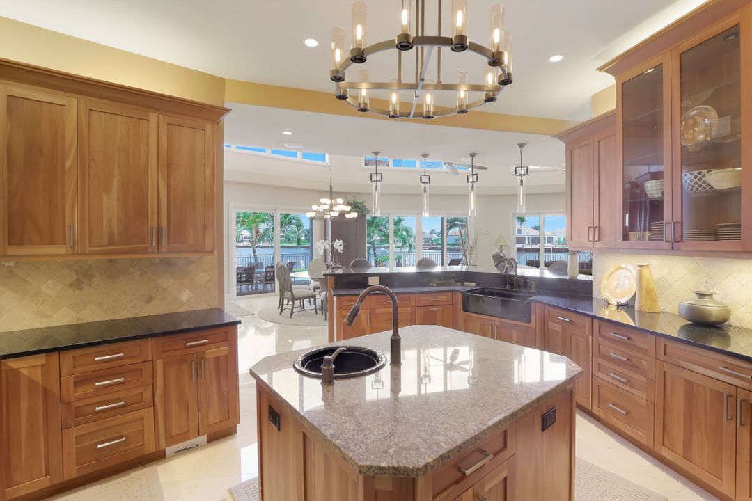 940 Tulip Ct, Marco Island, FL 34145