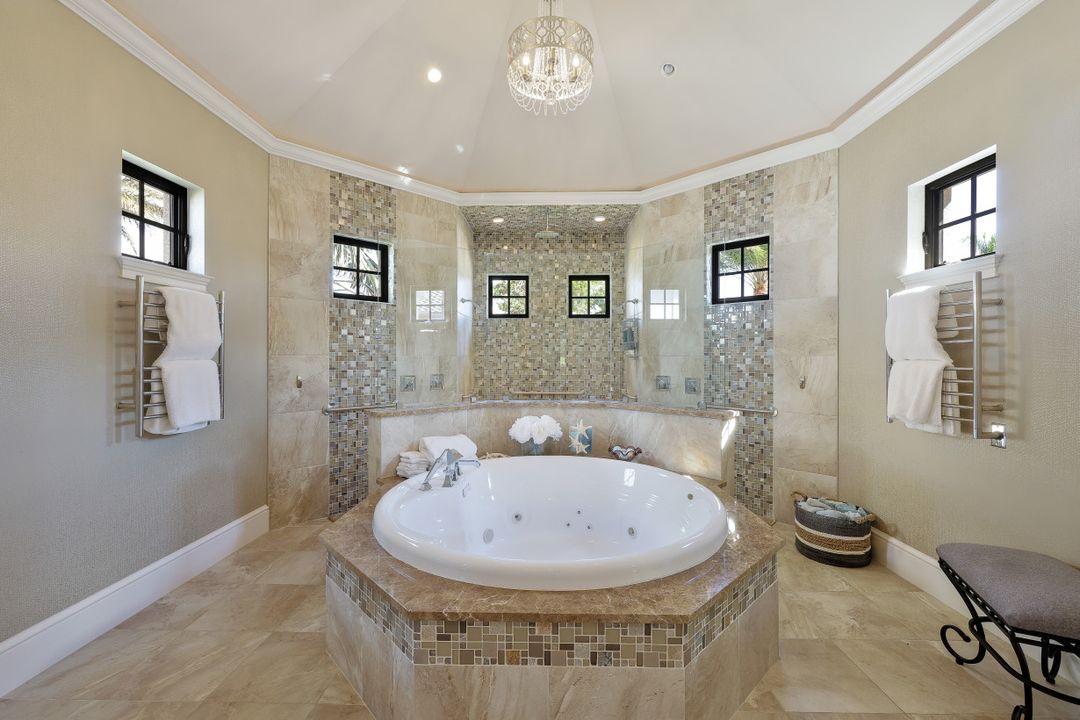 9360 Vittoria Ct, Fort Myers, FL 33912