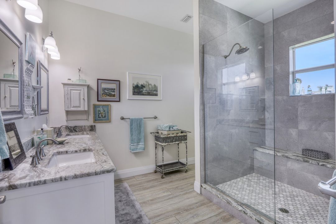 147 San Salvador St, Naples, FL 34113