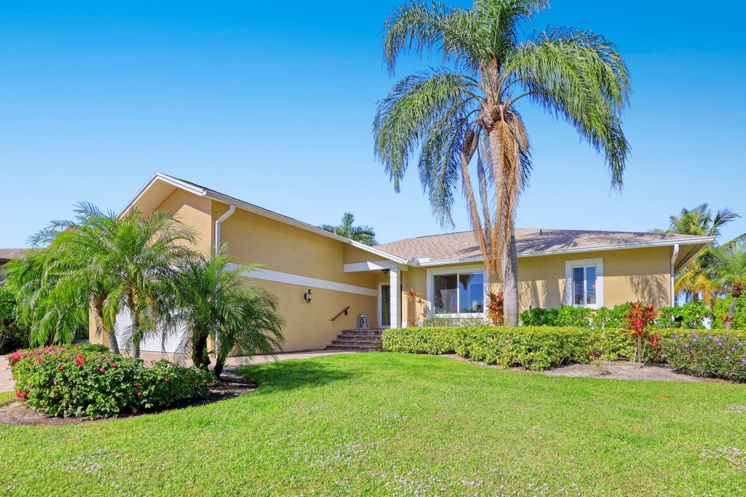 448 Parkhouse Ct, Marco Island, FL 34145