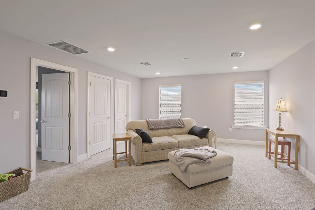 17140 Anesbury Pl, Fort Myers, FL 33967