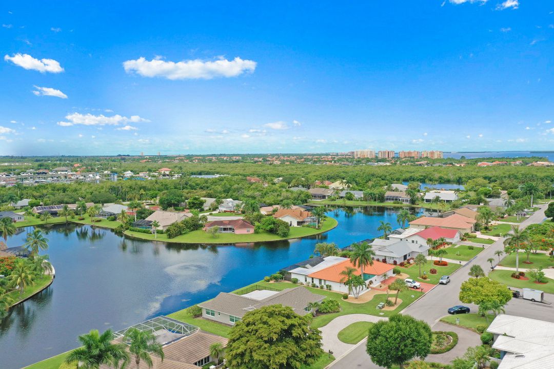 922 S Town and River Dr, Fort Myers, FL 33919