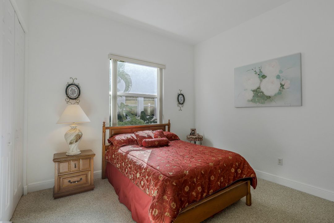 1985 Par Dr, Naples, FL 34120