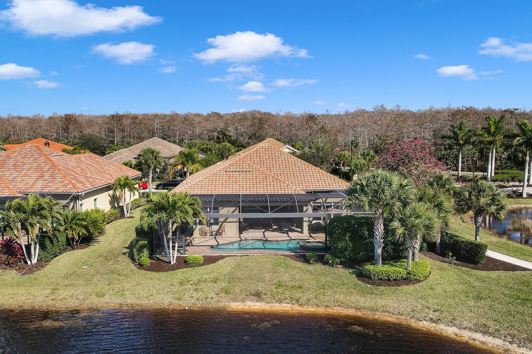 8961 Quarry Dr, Naples, FL 34120